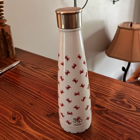 Mayim - Bouteille d'eau en acier inoxydable mat super doux au toucher. Colour: pink | Fr